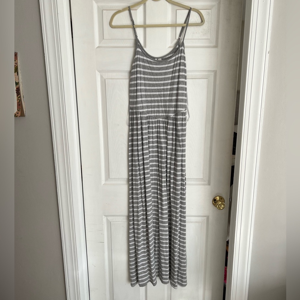 Lauren Conrad - gray and white striped maxi dress - size large